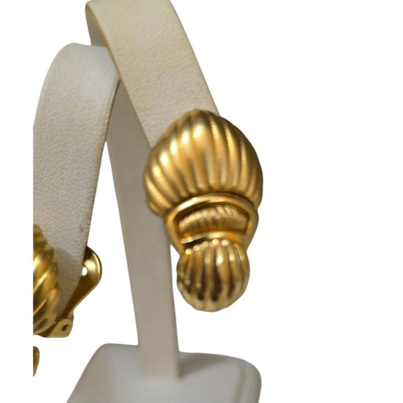 Vintage 80s Etruscan Style Clip Earrings (A7979) - Picture 3 of 5